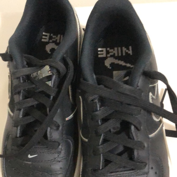 Nike Air Force Sneakers. Youth size 5Y - Picture 3 of 7